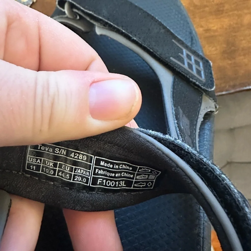 Teva Men’s Black Minam River Sandals Size 11